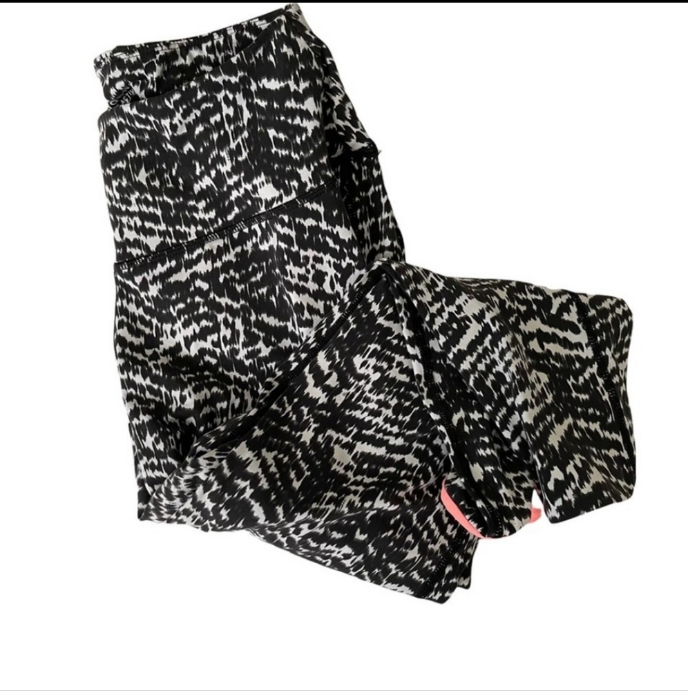 Torrid Active Black and White Athletic Crop Leggings